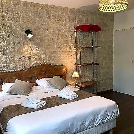 Des Grottes